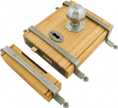 33004 Oak Box Lock with Octagonal Knobs